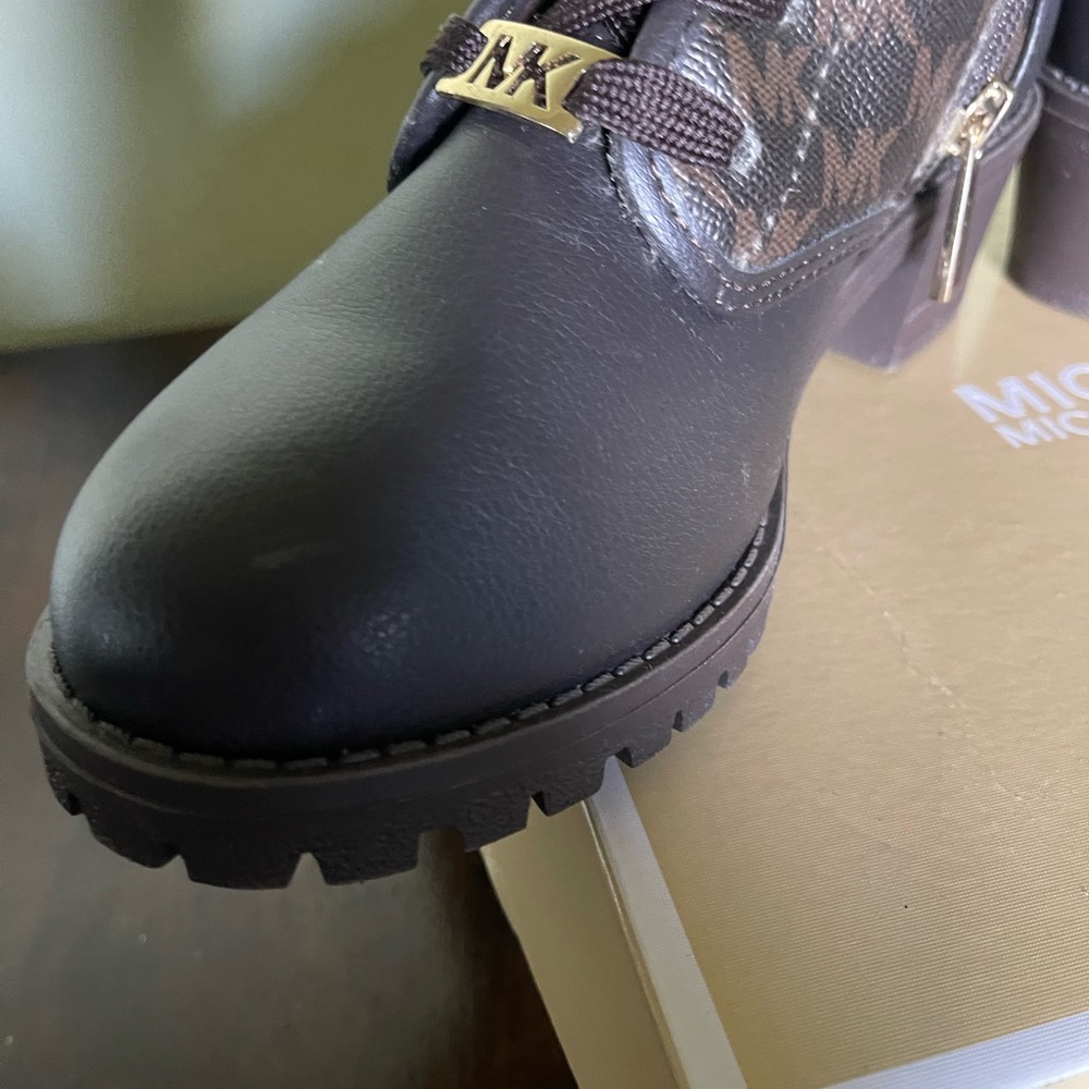Michael Kors Black and Brown Boots - Picture 5 of 9